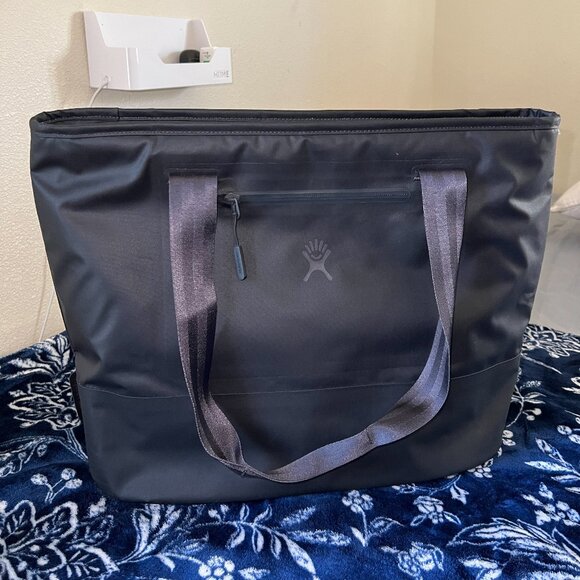 Hydro Flask 20L Insulated Tote - Black - Picture 1 of 6